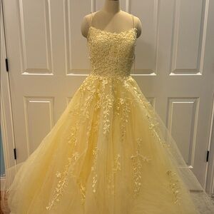 Sherri Hill Light Yellow Floral Prom Gown